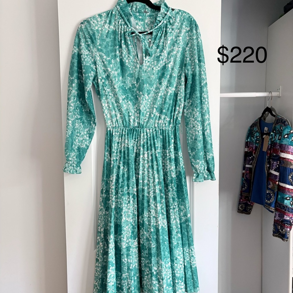 Elegant Green Floral Dress